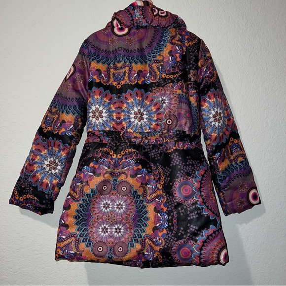 Desigual girls puffer jacket with kaleidoscope print - Picture 6 of 7